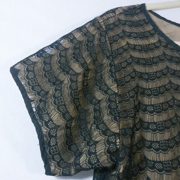 J Crew Lace Overlay Short Sleeve Top Size Small - Picture 3 of 6